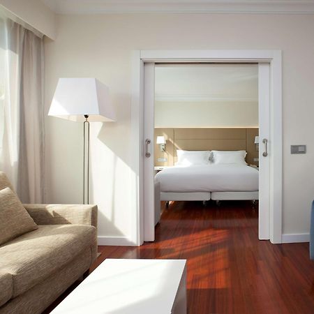 เอนเอ็ช อิรูนยา พาร์ค Hotel ปัมโปลนา ภายนอก รูปภาพ